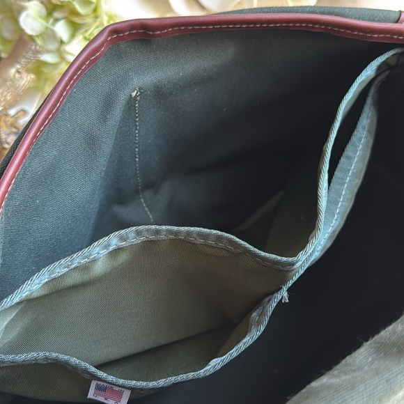 RARE! Vintage Orvis Company Canvas and Leather Messenger Bag - Picture 15 of 16